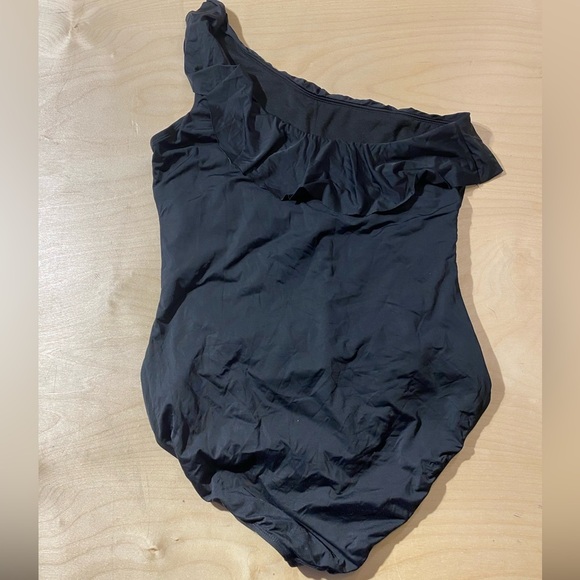 Hilor Black One-Shoulder Swimsuit 16 (MO) - Picture 7 of 8